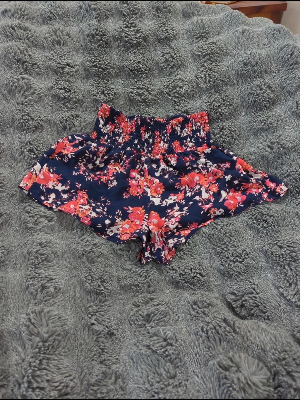 Ariat Navy Floral High-Waist Smocked Shorts Size M